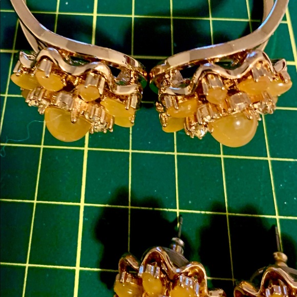 BR Floral set clasp bracelet and earrings - Picture 10 of 16